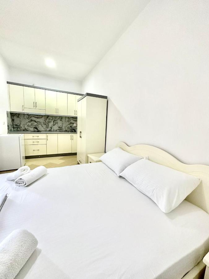 Amar Apartments Sarandë Exterior foto